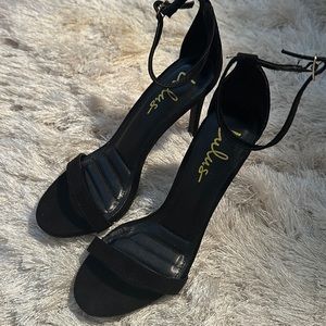 Lulu’s Black Heels 7.5 suede